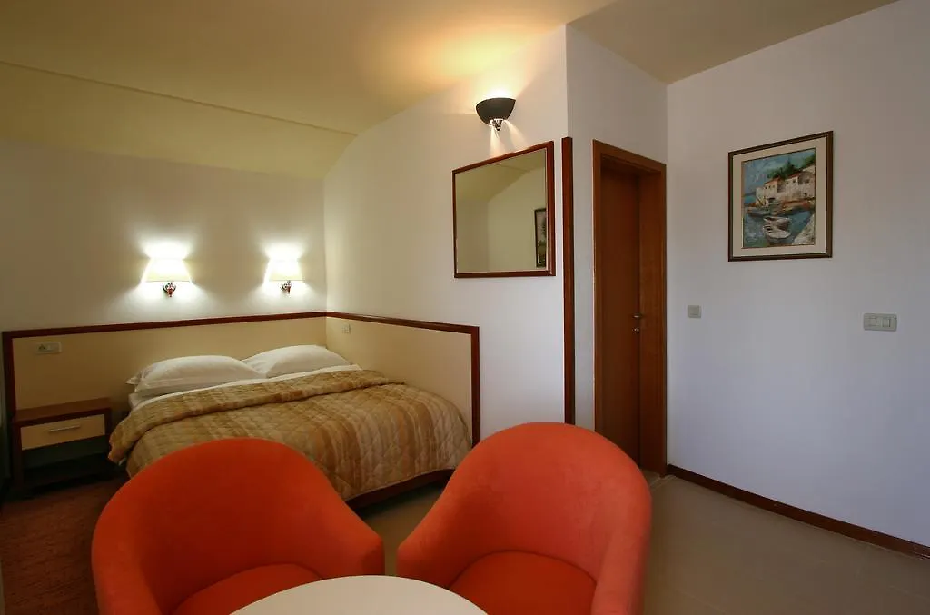 Villa Segetski Dvori - Tradition Since 1964 Donji Seget 3*,