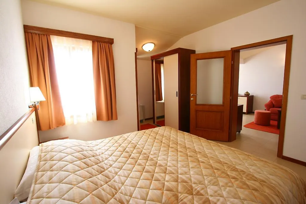 Villa Segetski Dvori - Tradition Since 1964 Seget Donji