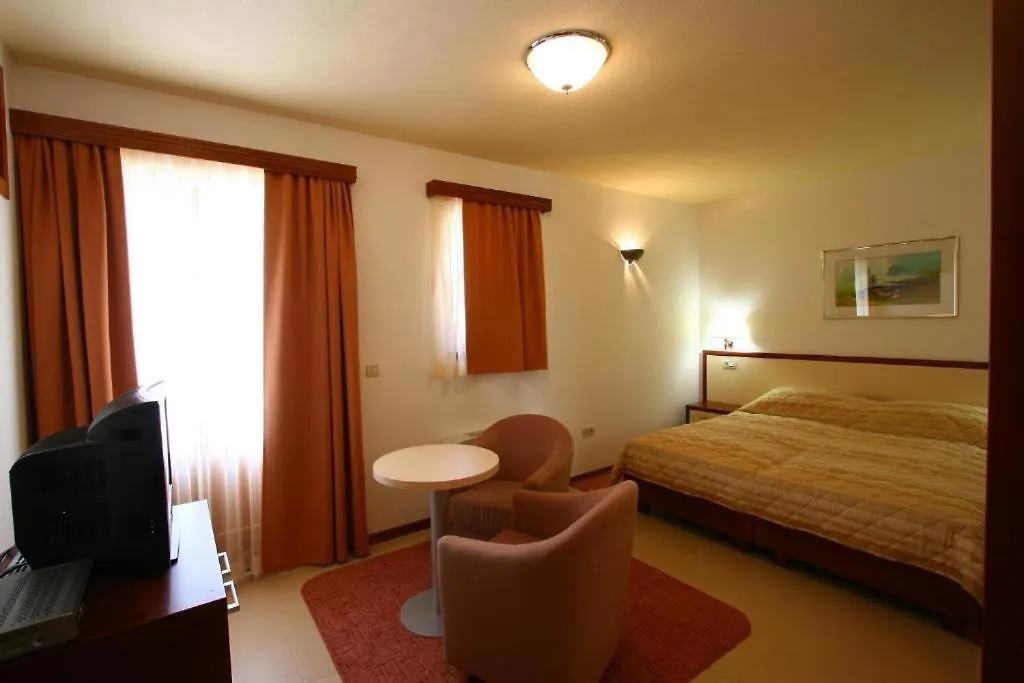 Villa Segetski Dvori - Tradition Since 1964 Seget Donji Croatia